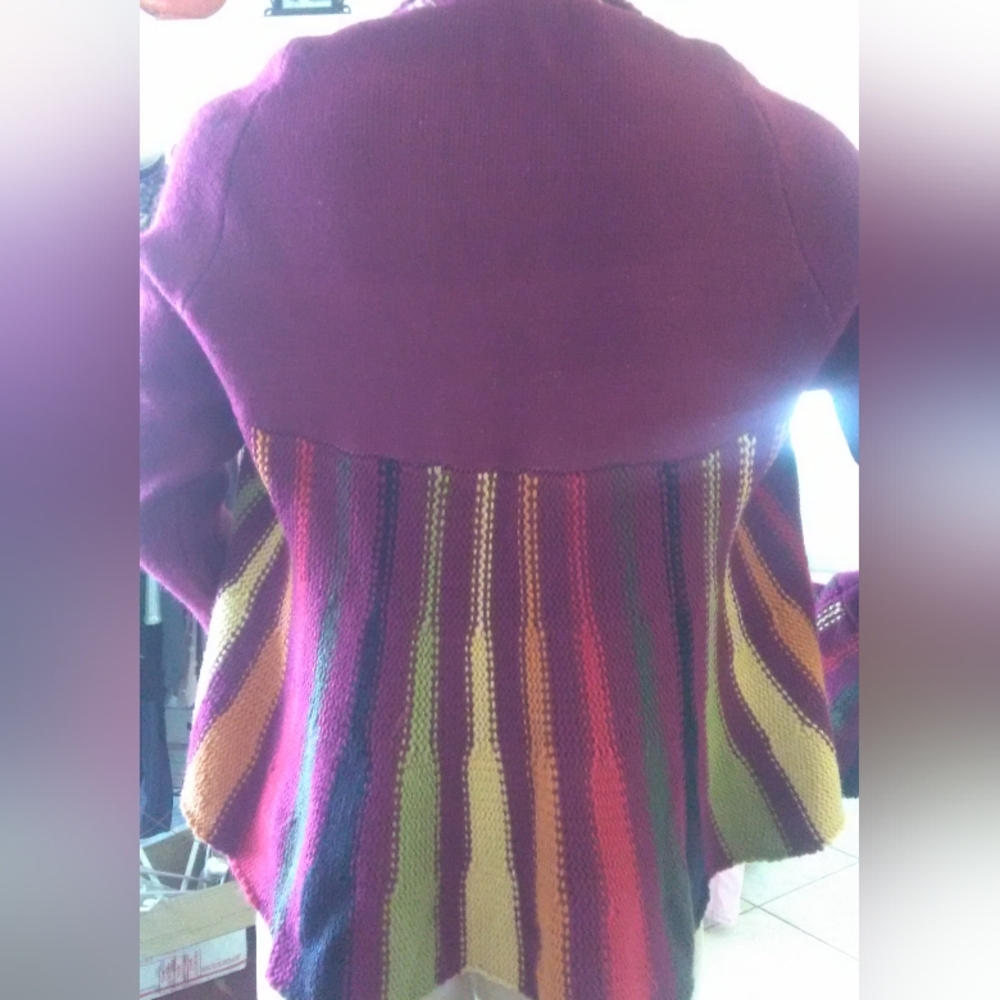 VINTAGE MULTI COLOR CROP TOP KNIT FLARE SLEEVES HUGE COLLAR W/ SILVER PIN M/LG - Picture 5 of 6